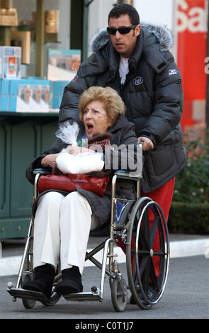 Adam Sandler shopping with his mother Judy Sandler at The Grove Los Angeles, California - 19.12.08  /Apega/Agent47 Stock Photo