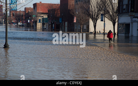 Findlay, Ohio - After heavy rain and snow melt, the Blanchard River overflows its banks, flooding Main street. Stock Photo