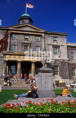 French-Canadians, French-Canadian, French-Canadian students, students, on campus, campus, McGill University, Montreal, Quebec Province, Canada Stock Photo