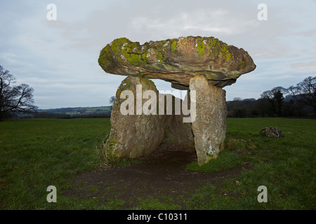 St Lythans Burial Chamber, near St Nicholas, Vale of Glamorgan, Wales, UK Stock Photo