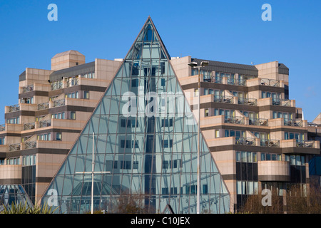 Grand Harbour Hotel Southampton With Glass Atriem In A Pyramid Triangle grand-harbour-hotel-southampton-with-glass-atriem-in-a-pyramid-triangle