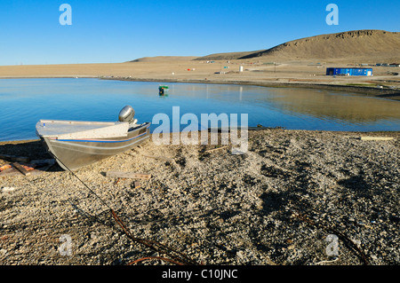 Harbour of the Inuit community Resolute Bay, Cornwallis Island, Northwest Passage, Nunavut, Canada, Arctic Stock Photo