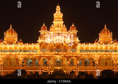 Detail of Maharaja's Palace, Mysore Palace, Amba Vilas, illumination on ...