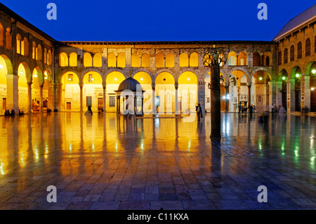 Dusk after sunset, in the courtyard of the Umayyad Mosque in Damascus, minaret in the back, Syria, Middle East, Asia Stock Photo