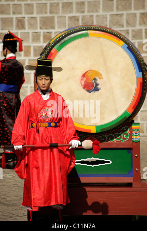 Bass drum at the ceremony of the guards in front of the Deoksugung royal palace, Palace of Longevity, in the Korean capital Stock Photo