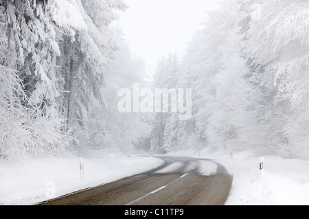 Road traffic in winter, Swabian Alb, Baden-Wuerttemberg, Germany ...