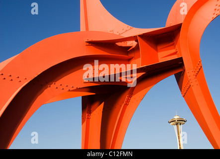 USA, Washington, Seattle, 'Eagle' Sculpture by Alexander Calder (1971) Olympic Sculpture Garden:  Space Needle Behind Stock Photo