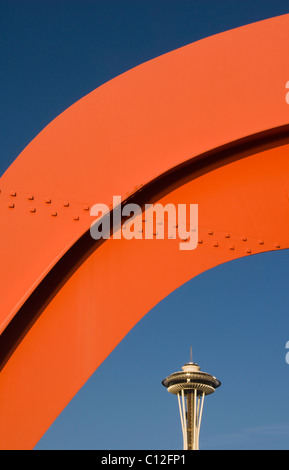 USA, Washington, Seattle, 'Eagle' Sculpture by Alexander Calder (1971) Olympic Sculpture Garden:  Space Needle Behind Stock Photo