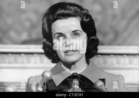 Dianne Feinstein, head of the San Francisco Board of Supervisors, announcing that she would run for mayor against incumbent Joseph Alioto. San Francisco, California, September 17, 1971 Stock Photo