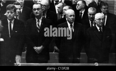 US Presidents. From left: US President John F. Kennedy, Vice President (and future US President) Lyndon Johnson, former US President Dwight Eisenhower, former US President Harry Truman at funeral of former US Speaker of the House Sam Rayburn, Bonham, Texas, November 18, 1961. Stock Photo