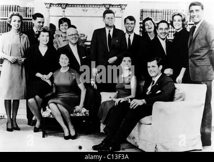 Kennedy family, November 1960, from left: Ethel, Steven Smith, Eunice, Jean, Joseph Sr., Rose, John, Robert, Jacqueline, Patricia, Sergent Shriver, Edward, Joan, Peter Lawford. Stock Photo
