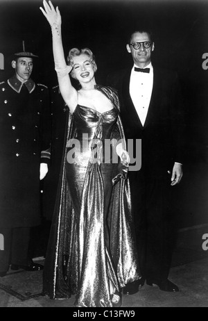 MARILYN MONROE Portrait in gown by TRAVILLA in GENTLEMEN PREFER BLONDES  1953 director HOWARD HAWKS screenplay Charles Lederer based on the musical  comedy by Joseph Fields and Anita Loos producer Sol C.