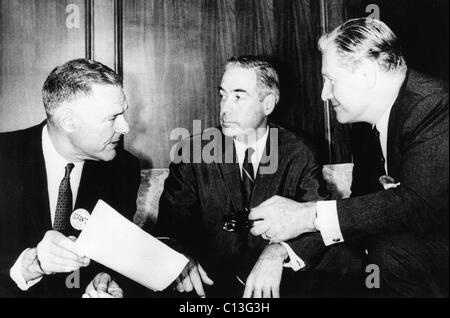 Strategy session to secure the Republican presidential nomination for Pennsylvania Governor William Scranton (center). Left: Henry Cabot Lodge, Jr; right: New York Governor (and former candidate for the Republican Presidential nomination) Nelson Rockefeller, San Francisco, California, July 12, 1964 Stock Photo