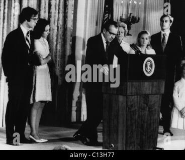 Nixon Presidency. From left: David Eisenhower, Julie Nixon Eisenhower, US President Richard Nixon, First Lady Patricia Nixon, Tricia Nixon Cox, Edward Cox. Nixon addresses his staff shortly before his resignation as President, August 1974. Stock Photo