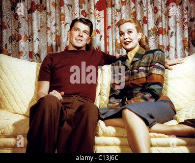 Ronald Reagan, Jane Wyman at home in the 1940s Stock Photo