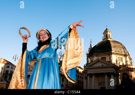 A woman in a medieval costume at the 'Carnevale Romano 2011' in Piazza del Popolo, Rome Italy Stock Photo