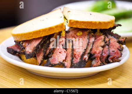 Pastrami sandwich at Katz's Deli in New York City Stock Photo