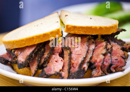 Pastrami sandwich at Katz's Deli in New York City Stock Photo