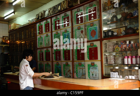 Bangkok (Thailand): a traditional Chinese pharmacy in Yaowarat Road ...