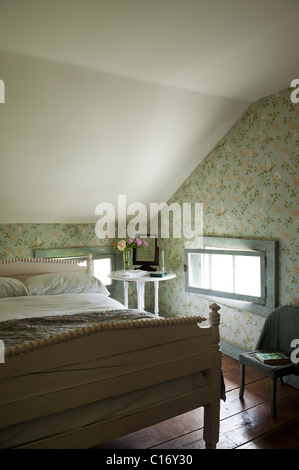 Attic bedroom in 1830s Hudson Valley farmhouse, New York State Stock Photo