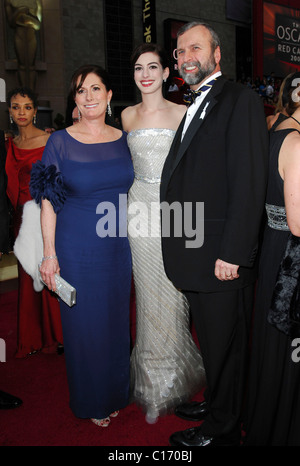 Anne Hathaway and parents The 81st Annual Academy Awards (Oscars) - Arrivals at the Kodak Theatre Hollywood, California - Stock Photo