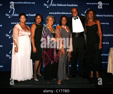 April 15, 22, 2022. CC Sabathia, Willie Randolph, Joe Torre, Butch Huskey,  Ken Griffey Jr.Meta Robinson attend the Empire State lighting Celebration  of Jackie Robinson Day and the 75th anniversary of Robinson's