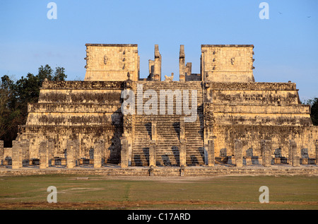 Mexico, Yucatan State, Mayan site of Chichen Itza, the temple of the warriors Stock Photo