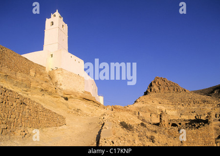 Tunisia, Southern Tunisia, Tataouine area, ksour's road, Chenini, old Berber village Stock Photo