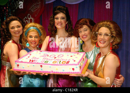 Bets Malone, Victoria Matlock, Leslie Spencer Smith and Misty Cotton The 200th performance of the smash hit Off-Broadway Stock Photo