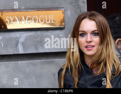 Lindsay Lohan and Samantha Ronson attend a Bar Mitzvah at the Westminster Synagogue London, England - 28.02.09 Stock Photo