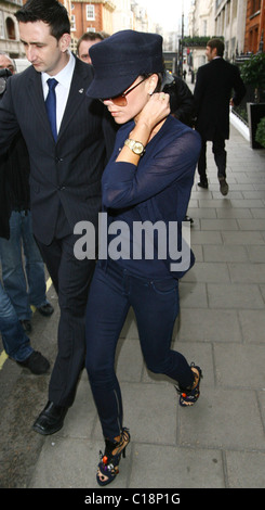 Victoria Beckham leaving Claridges hotel this morning London, England - 13.03.09 Stock Photo