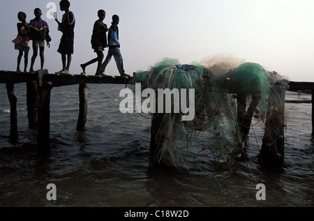 Senegal, Sine-Saloum, fishermen on the river Saloum Stock Photo