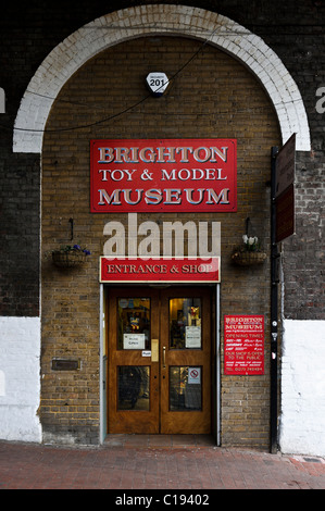 The entrance to Brighton Toy & Model museum under Brighton railway station. March 2011 Stock Photo