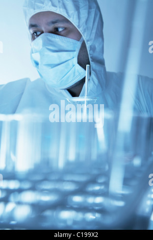 Chemist working in a laboratory Stock Photo