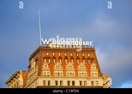 NEW YORK CITY, USA - DECEMBER 04, 2010:  Sign on Building in Union Square Stock Photo