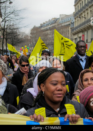 Paris, France, Crowd African europe migrants, Demonstration Protesting Against Forced Housing Expulsions, Portrait BLack Woman, female migrants, women marching Stock Photo