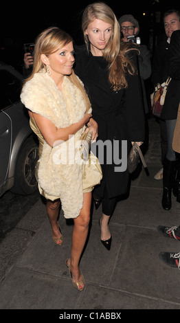 Geri Halliwell arriving at The Punchbowl pub in Mayfair for drinks with a female friend. Geri stayed inside the pub for two Stock Photo