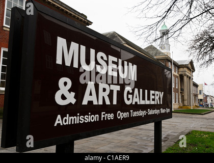 Museum and Art Gallery sign for Worthing Museum in Chapel Road, Worthing. 13th March 2011. Stock Photo