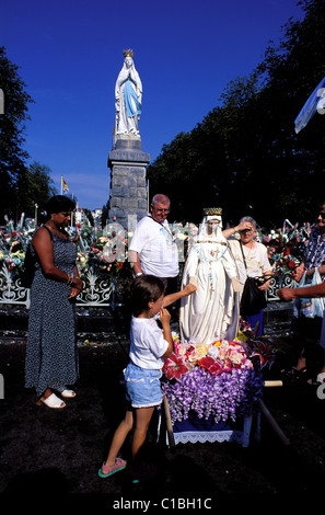 France, Hautes Pyrenees, Lourdes, virgin statue on the rosaries esplanade Stock Photo