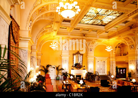 WEDDING THE HERMITAGE HOTEL NASHVILLE TENNESSEE TN INTERIOR ARCHITECTURE OLD CLASSY HOTEL DECORATED DECOR GILDED GOLD OLD FASHIO Stock Photo