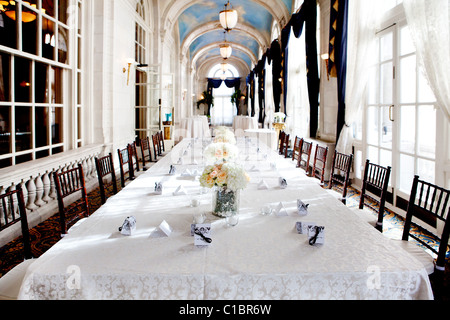 WEDDING THE HERMITAGE HOTEL NASHVILLE TENNESSEE TN INTERIOR ARCHITECTURE OLD CLASSY HOTEL DECORATED DECOR TABLE LINEN Stock Photo