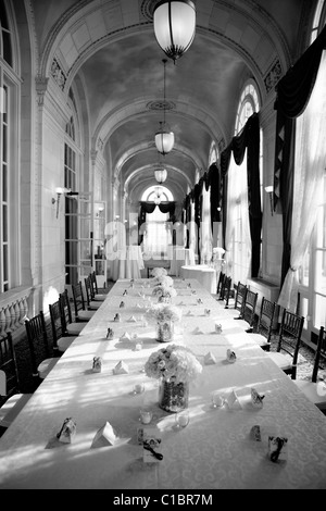 WEDDING THE HERMITAGE HOTEL NASHVILLE TENNESSEE TN INTERIOR ARCHITECTURE OLD CLASSY HOTEL DECORATED DECOR TABLE LINEN Stock Photo