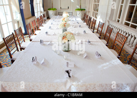 WEDDING THE HERMITAGE HOTEL NASHVILLE TENNESSEE TN INTERIOR ARCHITECTURE OLD CLASSY HOTEL DECORATED DECOR TABLE LINEN Stock Photo