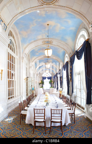 WEDDING THE HERMITAGE HOTEL NASHVILLE TENNESSEE TN INTERIOR ARCHITECTURE OLD CLASSY HOTEL DECORATED DECOR TABLE LINEN Stock Photo