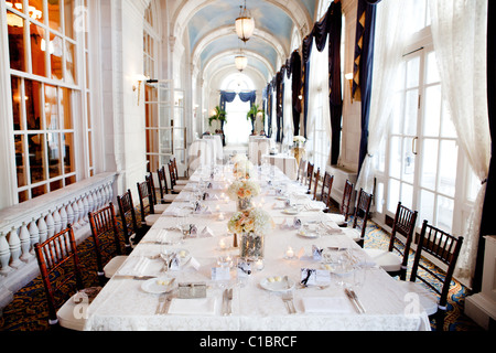 WEDDING THE HERMITAGE HOTEL NASHVILLE TENNESSEE TN INTERIOR ARCHITECTURE OLD CLASSY HOTEL DECORATED DECOR TABLE LINEN Stock Photo