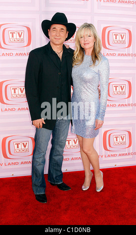 Clint Black and Linda Hartman Black 2009 TV Land Awards held at the Gibson Amphitheater - Arrivals Universal City, California Stock Photo