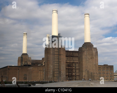 Battersea London England Battersea Power Station One of the Largest Brick buildings in the World Stock Photo