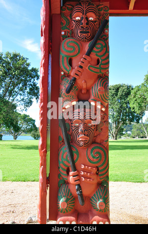 Maori carvings, Hobson's Beach, Waitangi Treaty Grounds, Waitangi, Bay of Islands, Northland Region, North Island, New Zealand Stock Photo