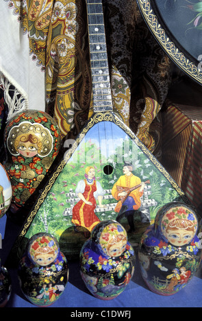Russia, Moscow, balalaika and Russian dolls, souvenir shop Stock Photo