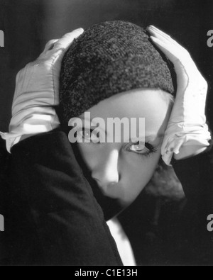 GRETA GARBO (1905-1990) Swedish film actress in 1942 Stock Photo